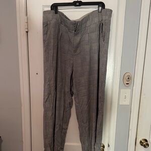 Women’s Torrid blk/wht houndstooth pants